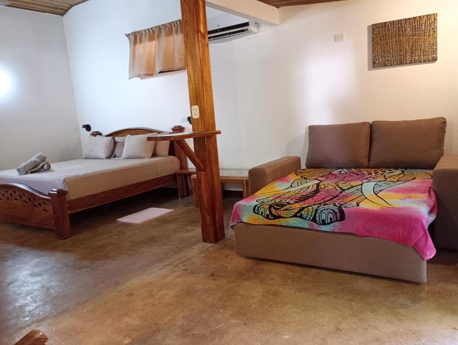Tamahostel & Glamping Tamarindo